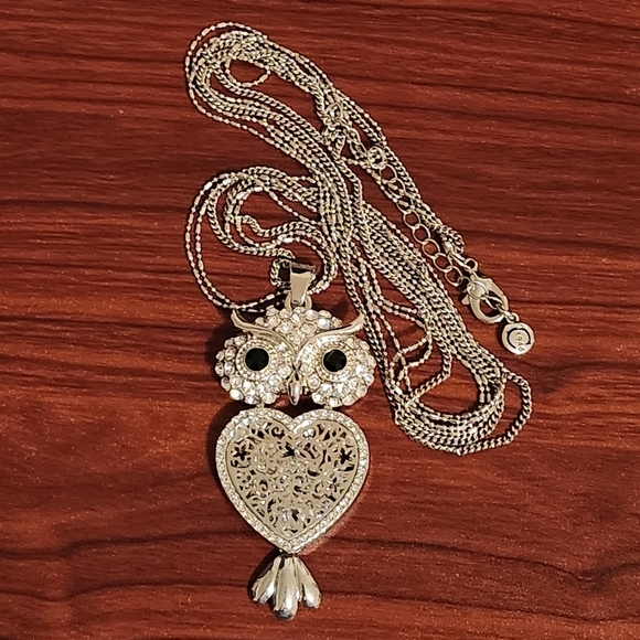 Jewelry - C1946 Silver-tone Rhinestone Owl Necklace